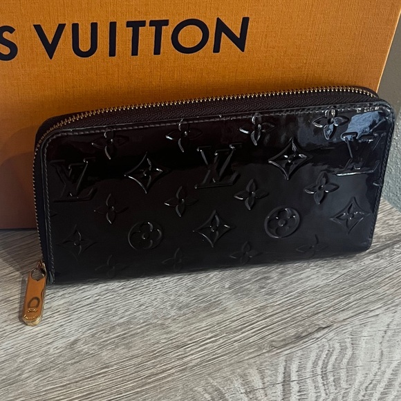 Louis Vuitton Handbags - Louis Vuitton Vernis Long Zip Wallet